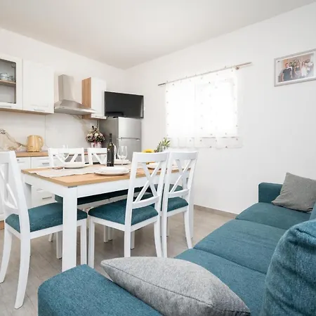 펜션 Seaside House Tkon, Pasman - 20574 트콘