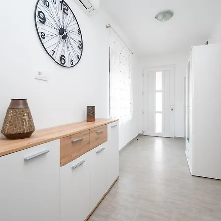 Holiday home Seaside House Tkon, Pasman - 20574